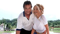 Nmecká pornohereka eského pvodu Dolly Buster a její manel, producent Dino...
