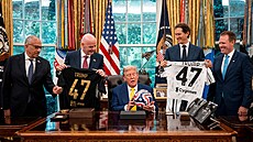 Donald Trump p�ijal náv�t�vu vedení FIFA a týmu Juventusu v pr�b�hu mistrovství...