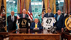 Donald Trump p�ijal náv�t�vu vedení FIFA a týmu Juventusu v pr�b�hu mistrovství...