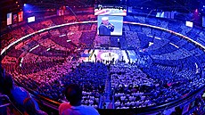 Hala Oklahoma City Thunder bhem americké hymny ped finále NBA