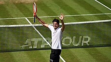 Taylor Fritz se raduje z titulu na turnaji Stuttgart Open.