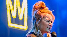 Open air koncert Ivy Mareové a její kapely Razam s hradeckými filharmoniky byl...