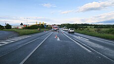 U Vysokova u Náchoda se eln srazila dv osobní auta. (6. ervna 2025)