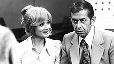 Jana Brejchová a Vlastimil Brodský ve filmu Hodíme se k sob�, milá�ku...? (1974)