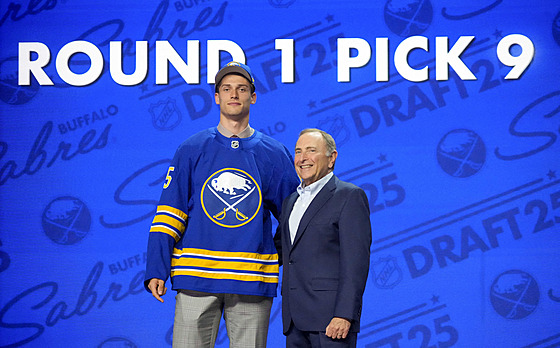 Nejvýe postaveným eským hokejistou pi letoním draftu zámoské NHL je...