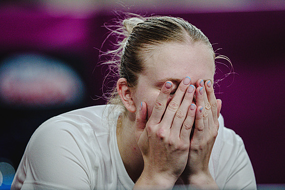 Smutná Julia Reisingerová po tvrtfinále EuroBasketu.