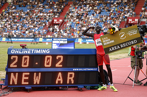 Gout Gout stanovil na Zlaté tret�e nový rekord Austrálie a Oceánie na 200 metr�.