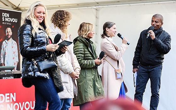 Letní roadshow Den s Novou piveze divákm bohatý program s moderátory a...