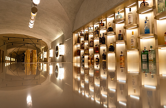 Bar Splendid se symbolicky otevel 28. kvtna, v den, kdy by oslavil narozeniny...
