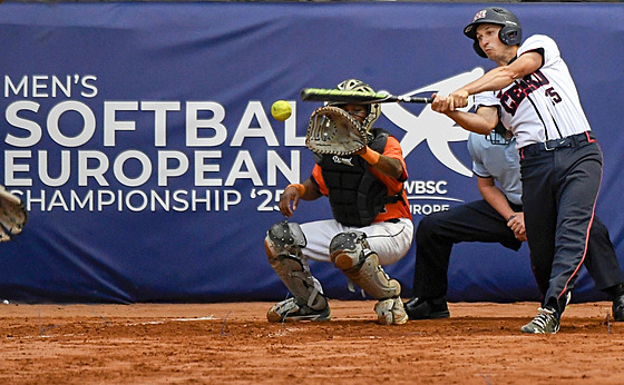 Momentka ze zápasu softballového evropského ampionátu esko - Nizozemsko.