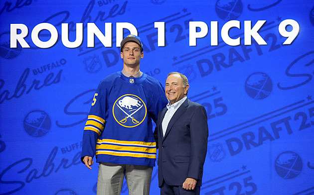 Dva Češi v 1. kole draftu NHL. Mrtka jde do Buffala a dočkal se i Nestrašil