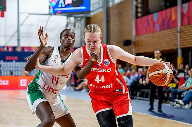 Musely jsme ukázat, že nejsme panenky, řekla Reisingerová po líté bitvě s 51 fauly