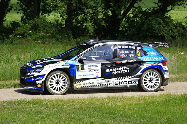 Březíkova obhajoba na Rallye Hustopeče, v sobotní etapě předčil lídra Kopeckého