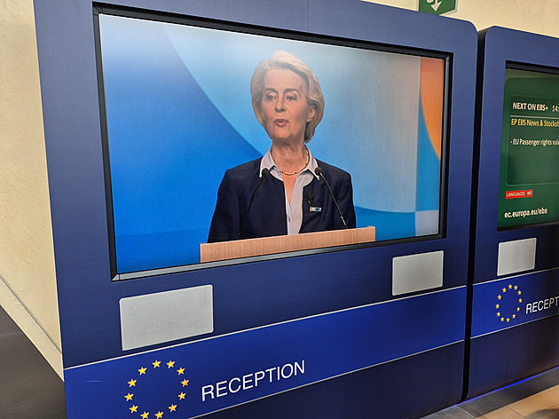 Von der Leyenová přežila hlasování o nedůvěře. Budoucí politika je ale kvůli tomu nejistá