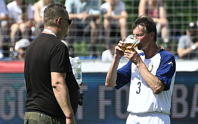 Straka zkouší najít angažmá v USA. I kvůli rodině. Zatím spíš oťukávání, říká kouč