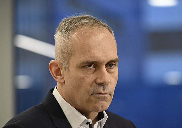 Šéf Motola reaguje na skandál, vypověděl podezřelou smlouvu s květinářstvím