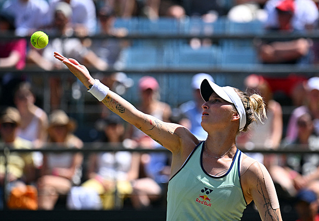 Tenis ONLINE: Vondroušová bojuje o finále, proti Sabalenkové získala první set