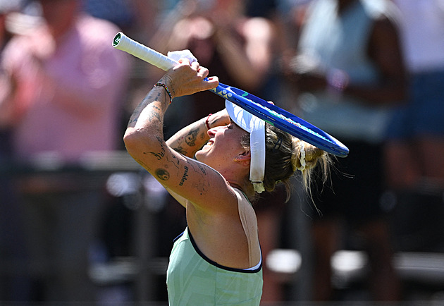 OBRAZEM: Vondroušová má před Wimbledonem formu jako hrom. V Berlíně zvládla i dramatické finále a slaví titul