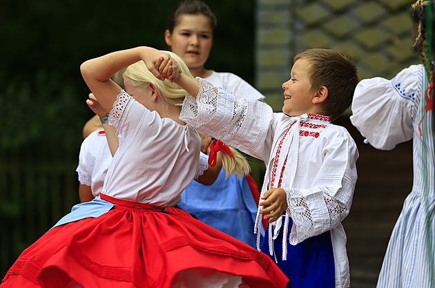 Osmdesátiletá Strážnice. Největší folklorní festival láká na historii i hosty z exotiky