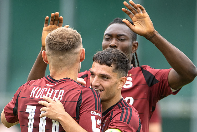 Přípravný zápas Sparty s Kodaní přerušila bouřka. Utkání se nedohraje