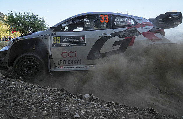 Evans se ujal vedení ve Švédské rallye a má na dosah obhajobu