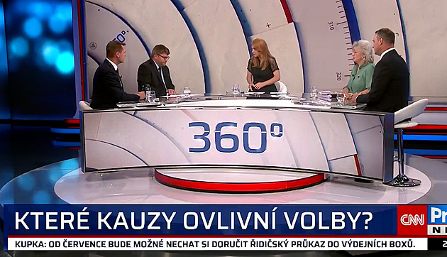 Nejen šikmé oči Okamurovy. O čem všem se zase hádali poslanci před volbami