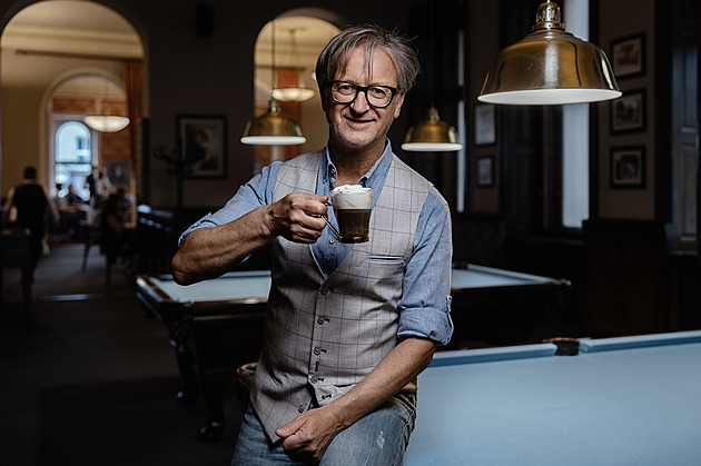 Jsou jen dva druhy kávy, malé a velké espresso, říká šéf slavné kavárny