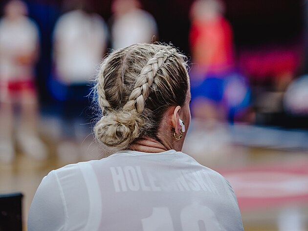 Petra Holensk ped zpasem s Litvou na EuroBasketu.