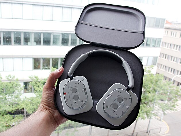 Nothing Headphone (1)