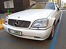 Automobilový sraz u slavného pra�ského kina Oko