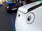 Automobilový sraz u slavného pra�ského kina Oko
