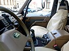 Automobilový sraz u slavného pra�ského kina Oko