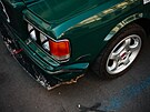 Automobilový sraz u slavného pra�ského kina Oko
