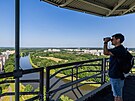 Za pkného poasí jsou z ochozu telekomunikaní ve v tém sedmdesátimetrové...