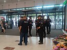 Policie provovala hlenou stelbu v OC Nov Smchov. (24. ervna 2025) 