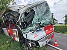 Hasii vyjeli k dopravn nehod autobusu, kter narazil do stromu. (23. ervna...
