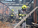 Ve stodole ve Straov vyhoel sklad olej. (26. ervna 2025)