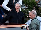 Bill Gates - tetí den svatby miliardáe Jeffa Bezose a novináky Lauren...