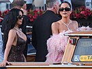 Kim Kardashianová a její sestra Khloe - druhý den svatby miliardáe Jeffa...