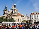 Praha slav 100 let provozu autobus. Slavnostn prvod historickch autobus...