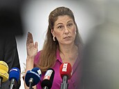 Tisková konference ministryn spravedlnosti E. Decroix a námstk K. Dvoáka a...