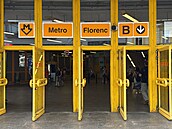 U stanice praského metra Florenc stáli hasii, zatímco byla linka C v tomto...