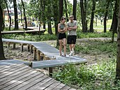 Ostrava slavnostn otevela unikátní park mezi mokady. Vznikl z neprchodné...