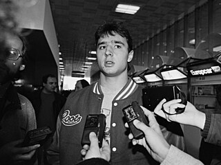 Hokejový úto�ník Martin Ru�inský b�hem výluky v sezon� NHL 1994/95 p�icestoval...