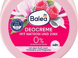 Deodorant krém se sodou a zinkem je trochu netradiní, ale také jasný píklad...