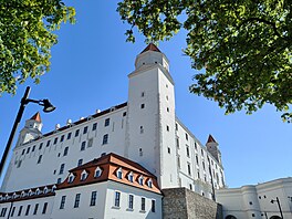 P�vodn� jen chránil brod p�es �eku a kupeckou stezku. Pozd�ji bránil...