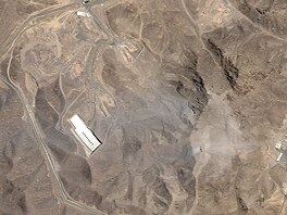 Satelitní snímek spolenosti Planet Labs ukazuje íránský podzemní závod na...