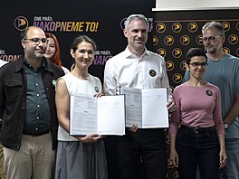 Piráti podepsali memorandum se Stranou zelených o spolupráci do podzimních...