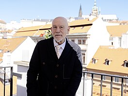 Pedstavitel geniálního sériového vraha Viruse z akního Con Airu, nezdolného...