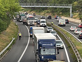 Nehoda ty aut uzavela v pondlí ráno dálnici D10 z Prahy do Turnova. (23....